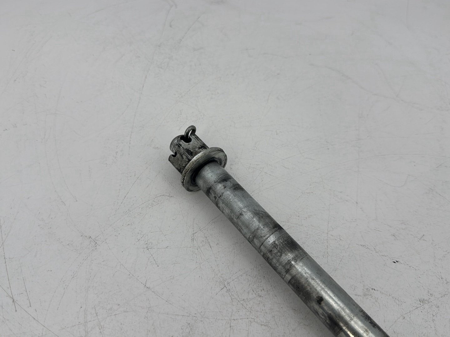 1999 - 2006 Harley-Davidson Touring Electra Glide Classic Rear Wheel Axle Bolt Shaft 41110-89