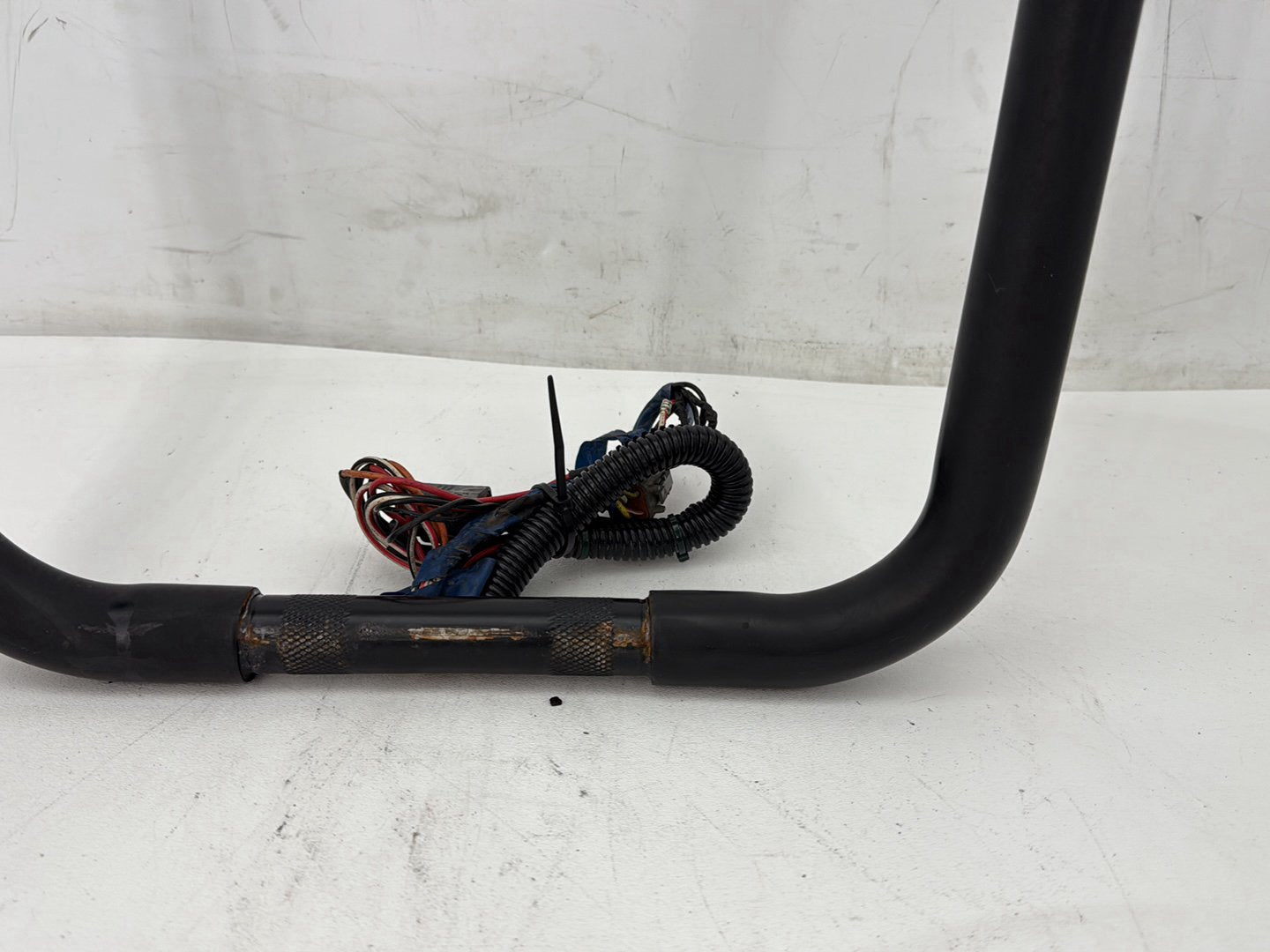 2006 Harley Dyna FXDWGI Wide Glide OEM Handlebars Left Right Switches Controls