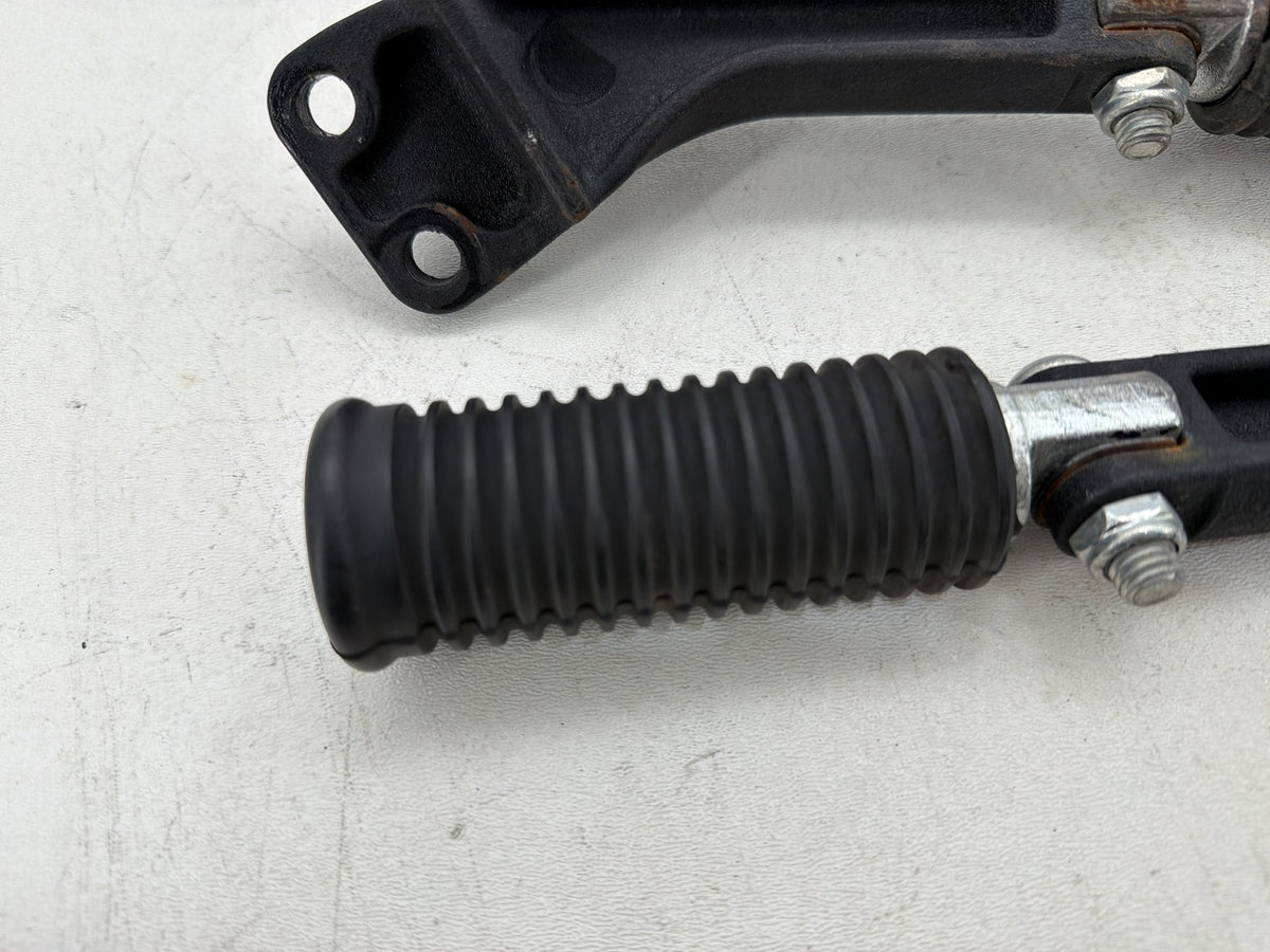2016 Harley Dyna Fat Bob FXDF 103 OEM Passenger Left & Right Foot Pegs