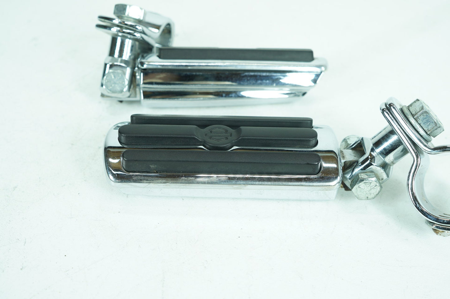 1999 - 2006 Harley-Davidson Softail Fat Boy Front Right Left Highway Foot Pegs 50957-02C