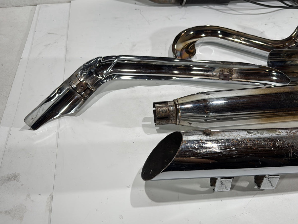 2010 Harley Electra Glide Touring Ultra FLHTCU OEM Exhaust Header Pipes Muffler