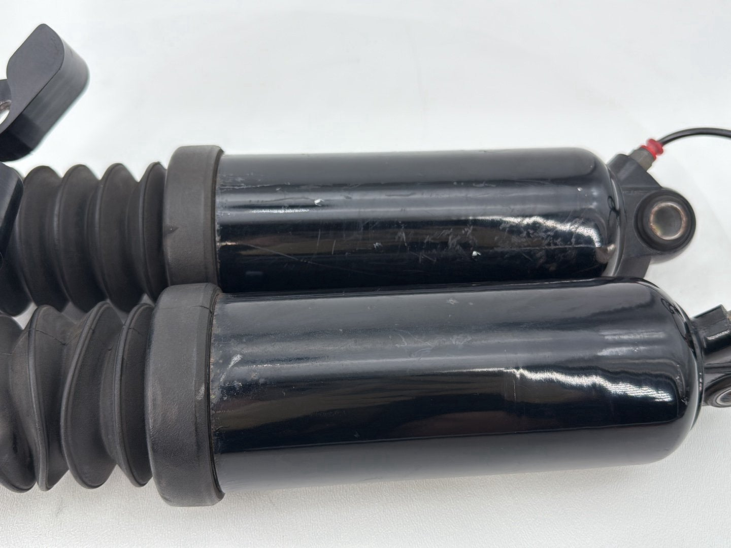 2007 - 2011 Harley-Davidson Touring Street Glide Rear Left Right Shock Absorbers 54662-09