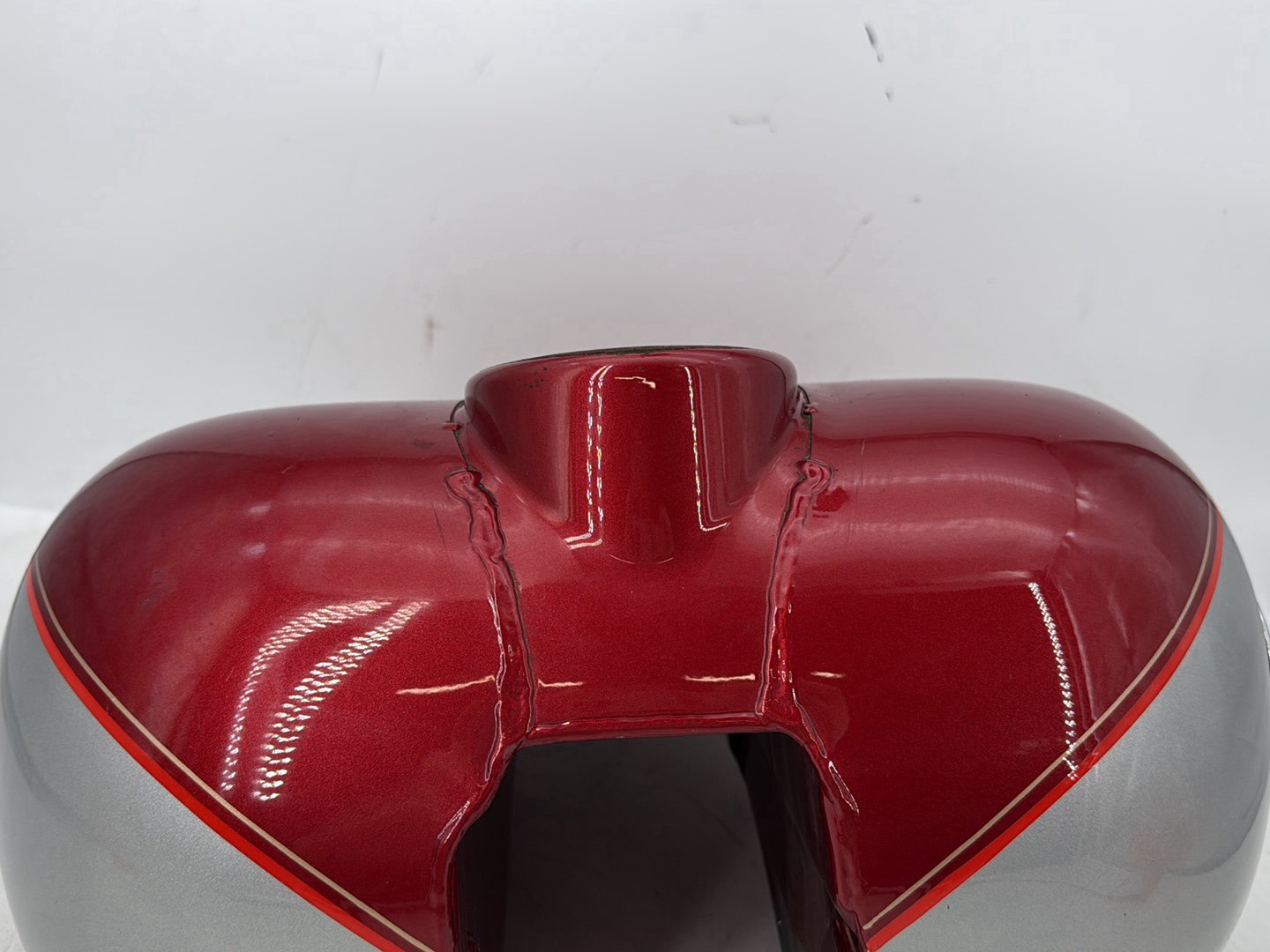1999 - 2006 Harley-Davidson Touring Electra Glide Ultra Fuel Gas Tank Gasoline Reservoir 61356-03