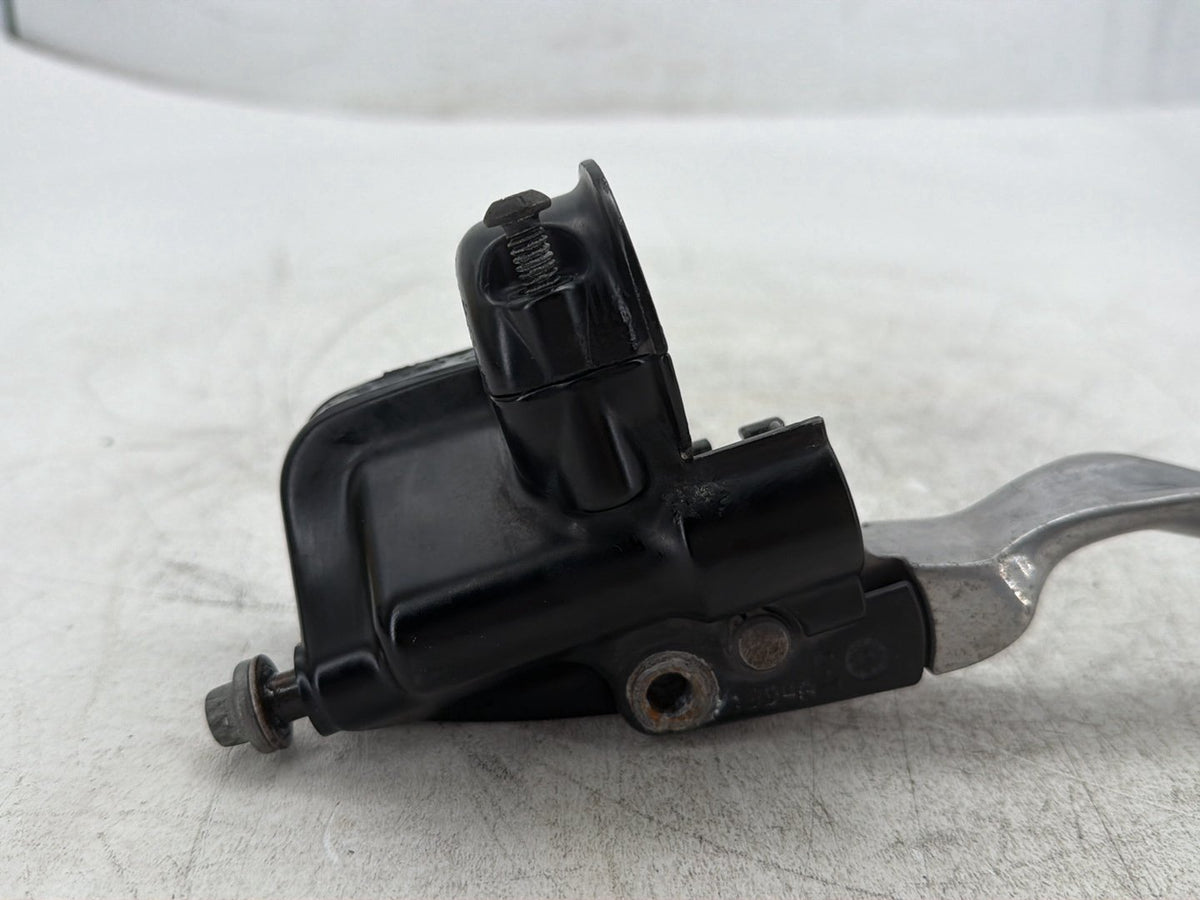 2005 Harley Electra Glide Touring Ultra Front Right Brake Lever Master Cylinder