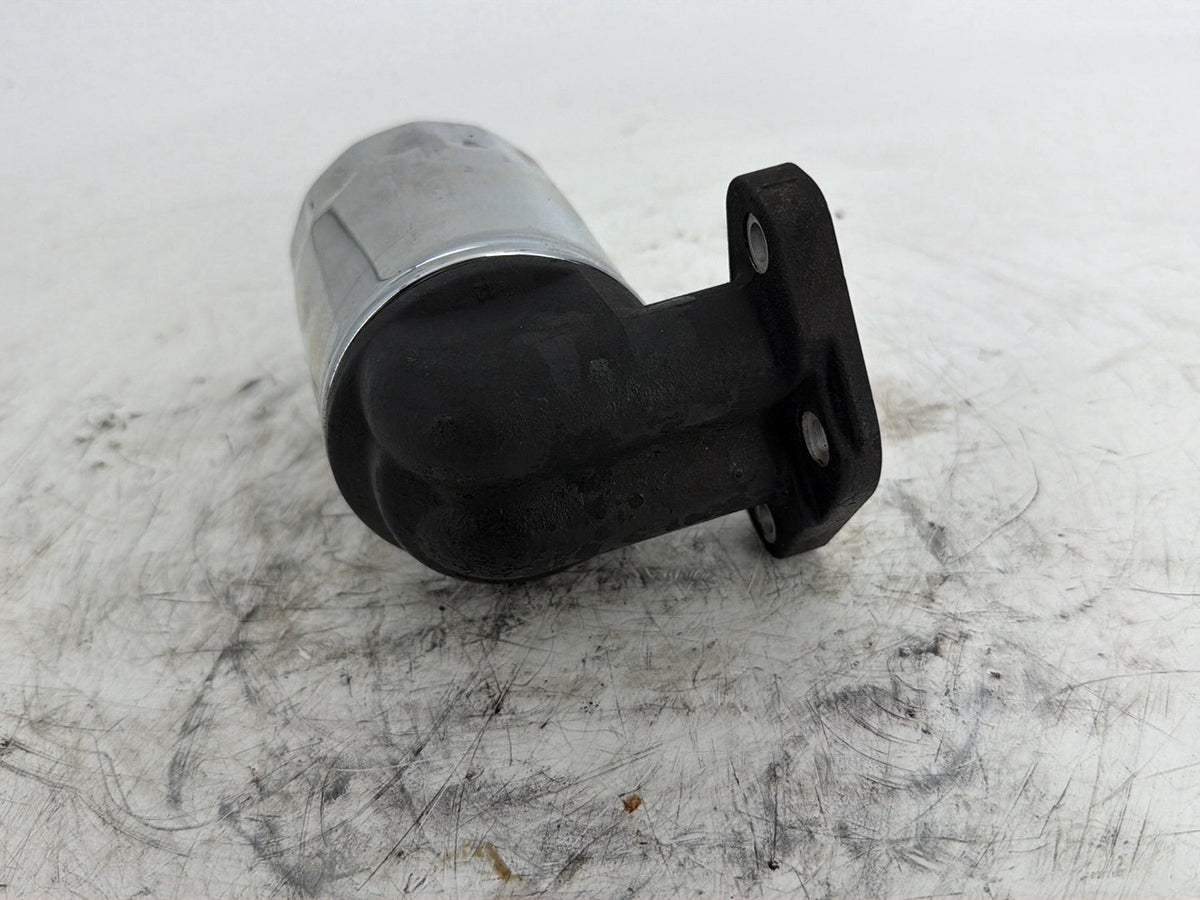 08 Harley Touring FLHTCUI Electra Glide Ultra OEM Engine Motor Mount Oil Filter