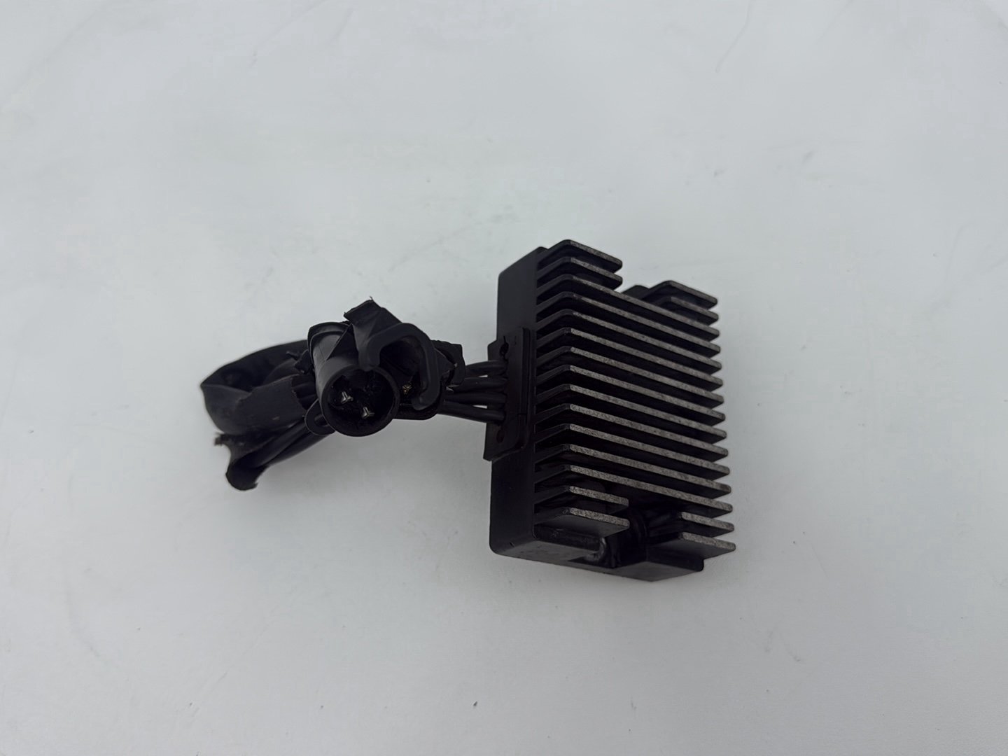 2004 - 2022 Harley-Davidson Sportster 1200 Nightster Voltage Regulator Rectifier   	74711-08