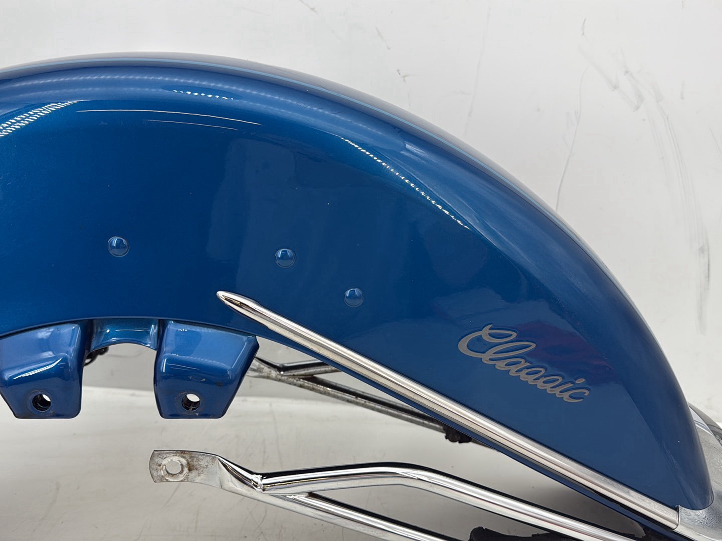 2006 Harley Electra Glide Touring Classic FLHTCI OEM Front Wheel Fender Shell Panel
