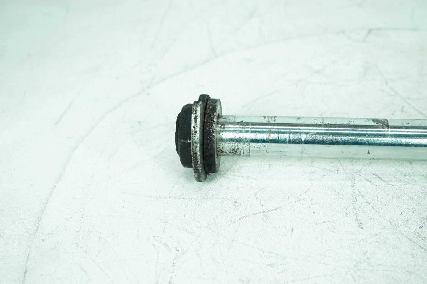 2007 - 2016 Harley-Davidson Touring CVO Street Glide Screamin Rear Wheel Axle Bolt Shaft 41056-09