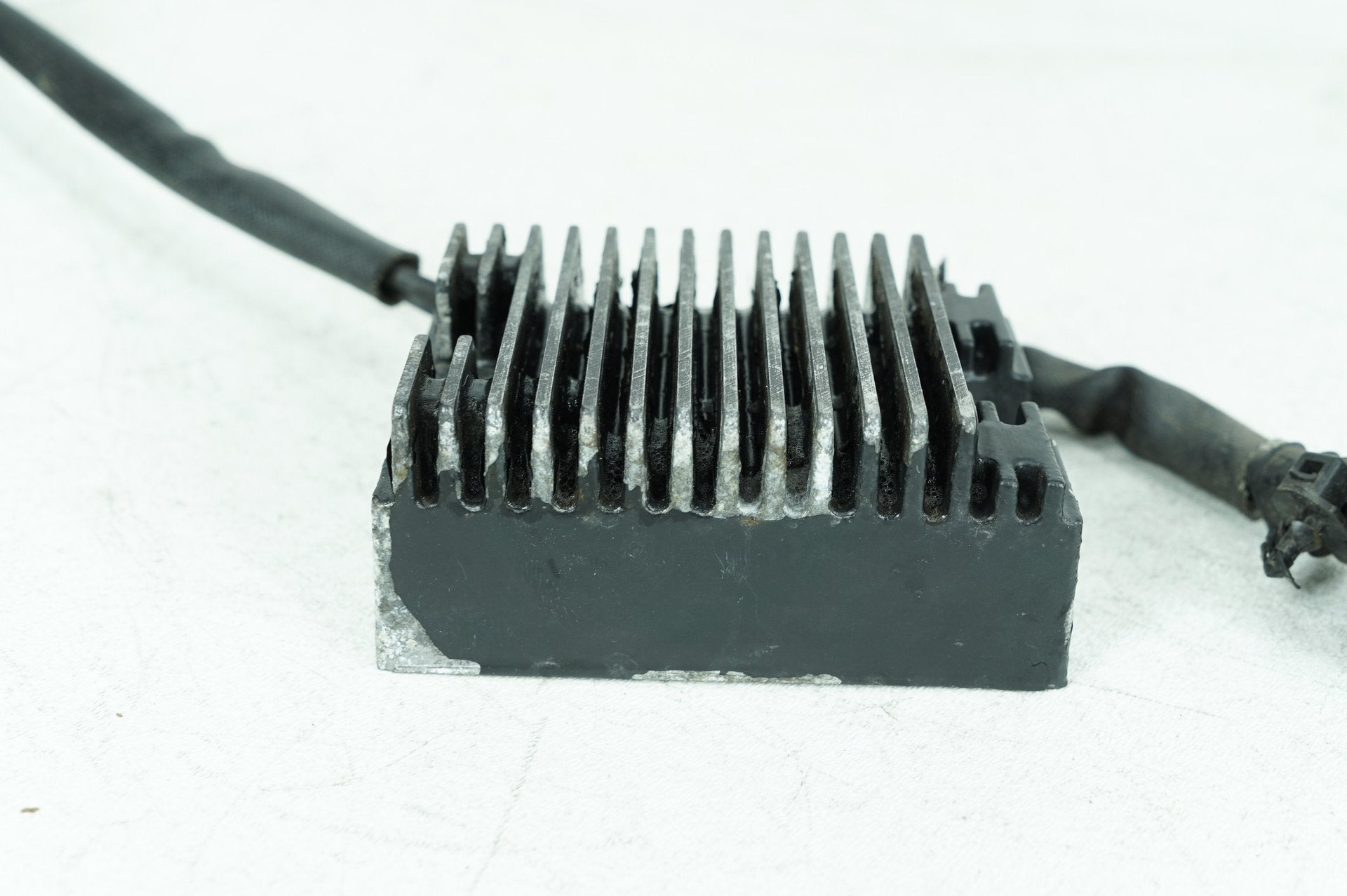 2004 - 2022 Harley-Davidson Sportster Iron 883 Voltage Regulator Rectifier    74711-08