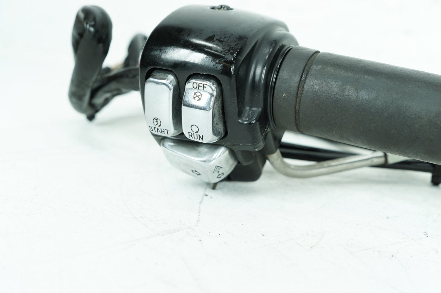 1999 - 2006 Harley-Davidson Touring Electra Glide Right Engine Start Kill Switches Controls 71684-06A