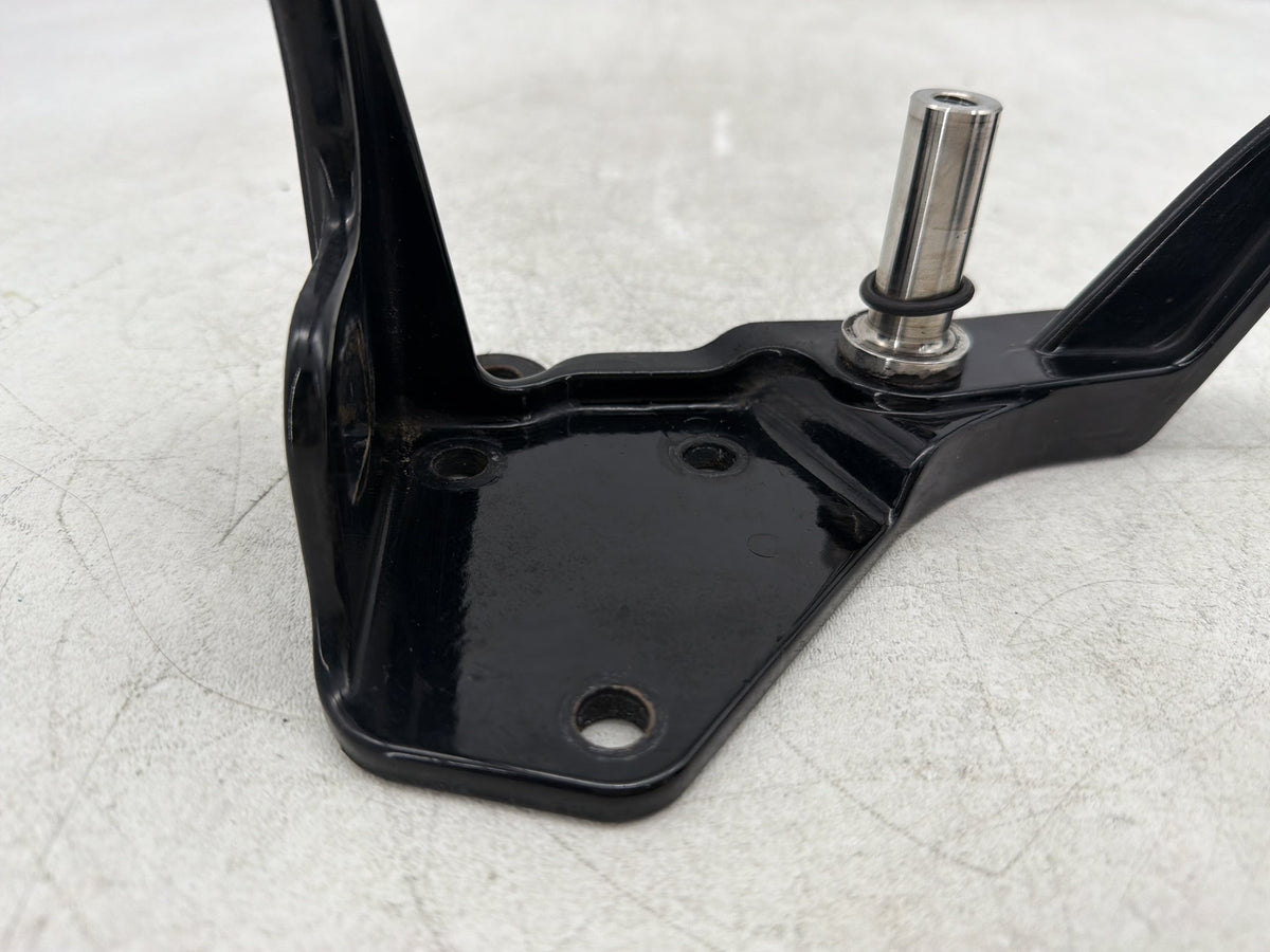 2001 Harley Fat Boy Softail FLSTFI OEM Left Right Driver Footpeg Bracket Mounts