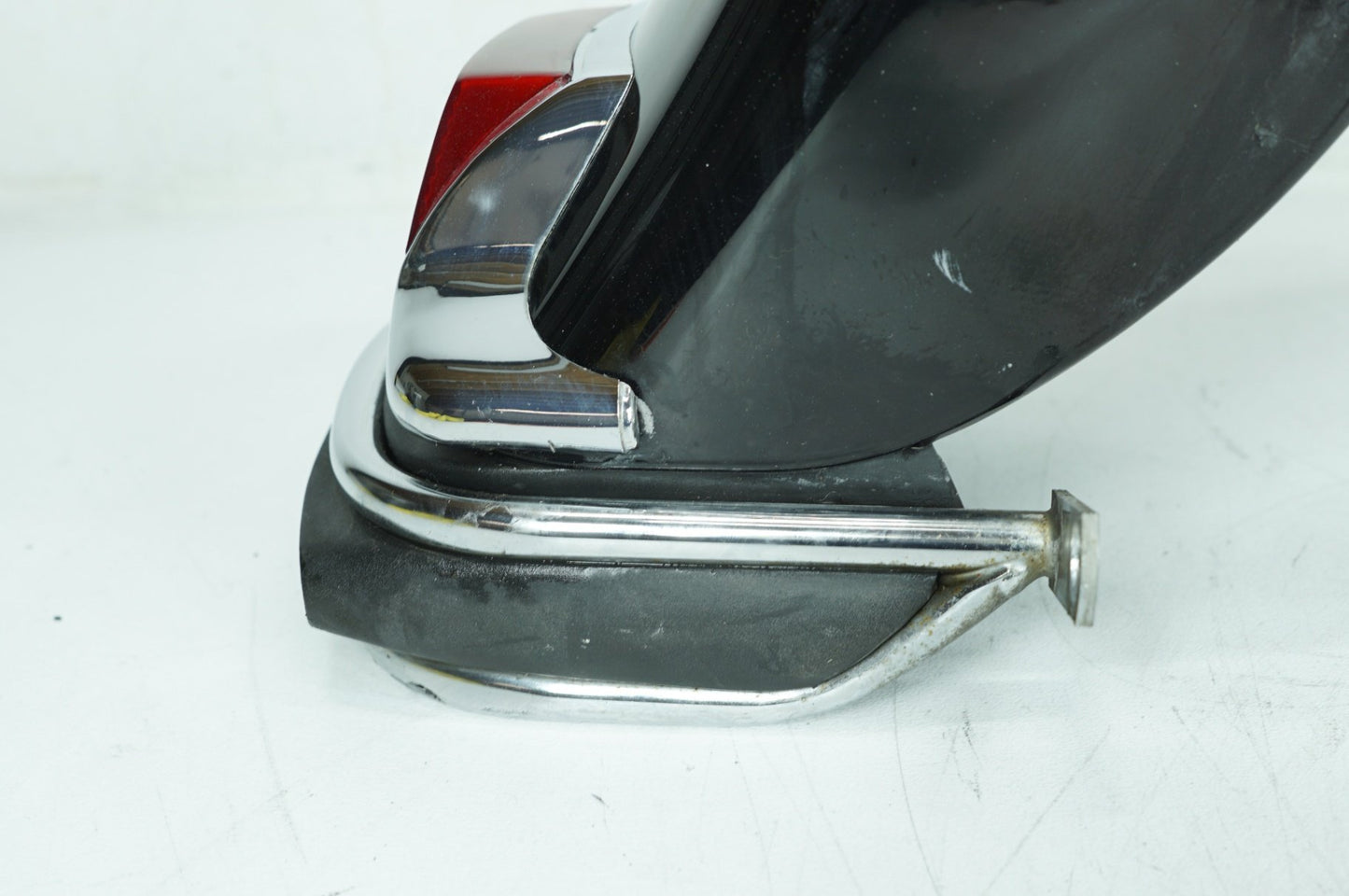 1999 - 2006 Harley-Davidson Touring Electra Glide Classic Rear Wheel Fender Taillight Brake Lamp 59579-01B