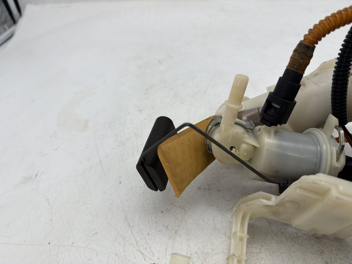 2010 Harley Street Glide Touring FLHX OEM Fuel Pump Gas Gasoline Petrol Sending