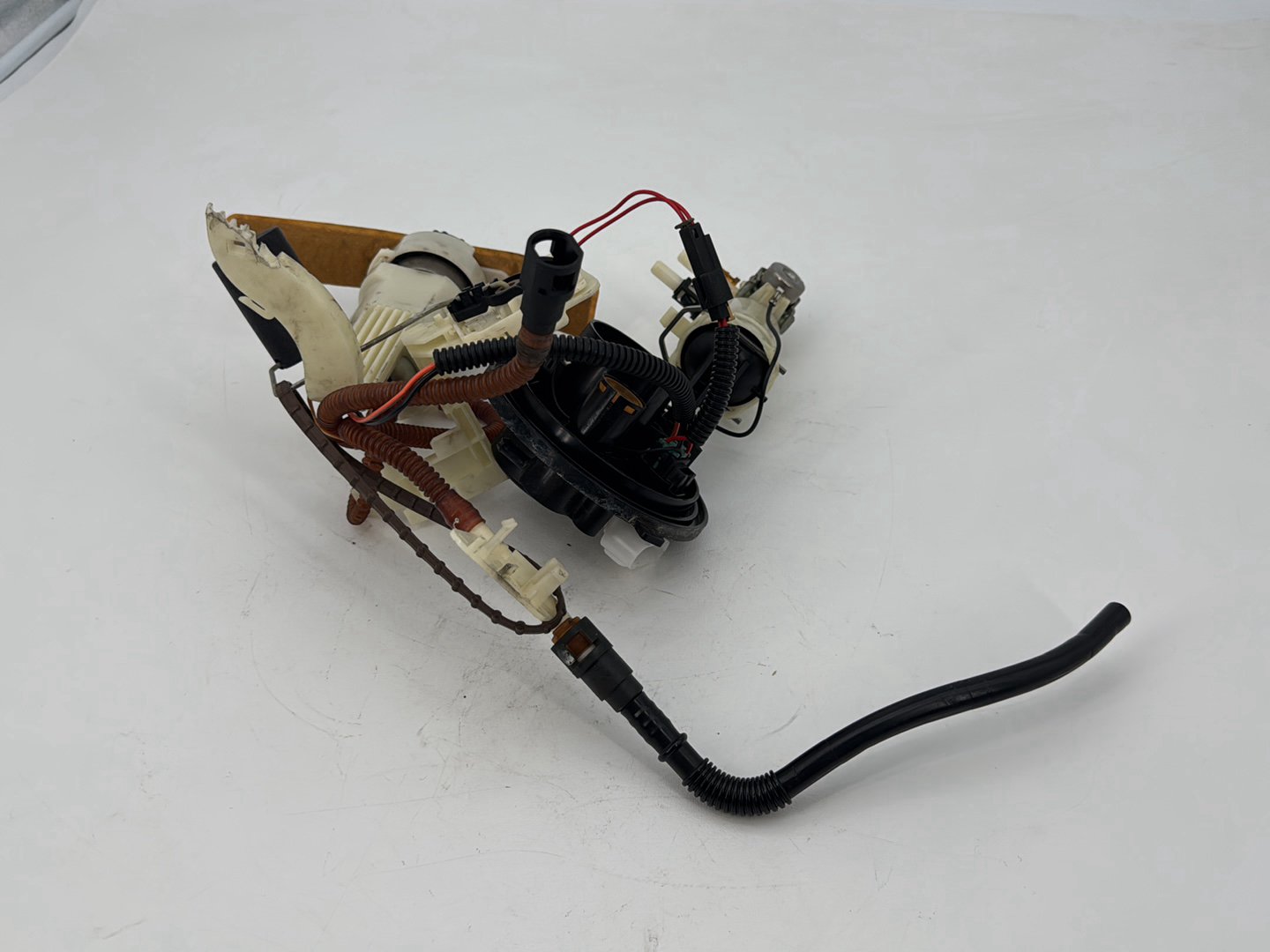 2007 - 2012 Harley-Davidson Touring Road Glide Gas Gasoline Fuel Petrol Pump Sending 	62908-08