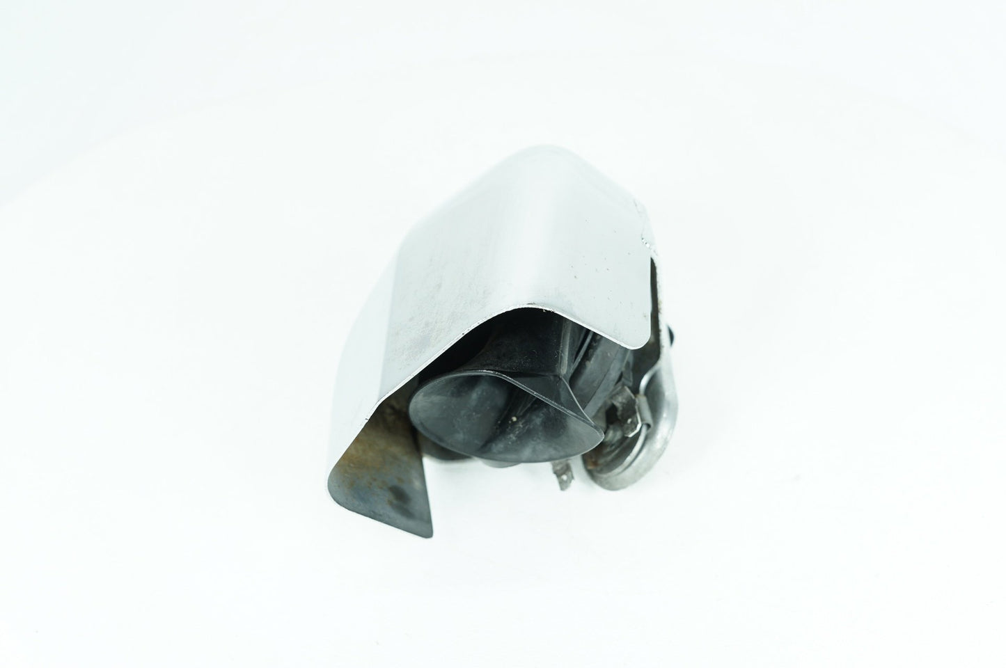 1999 - 2006 Harley-Davidson Touring Road King Horn Signal Klaxon Chrome Cover 69012-93A