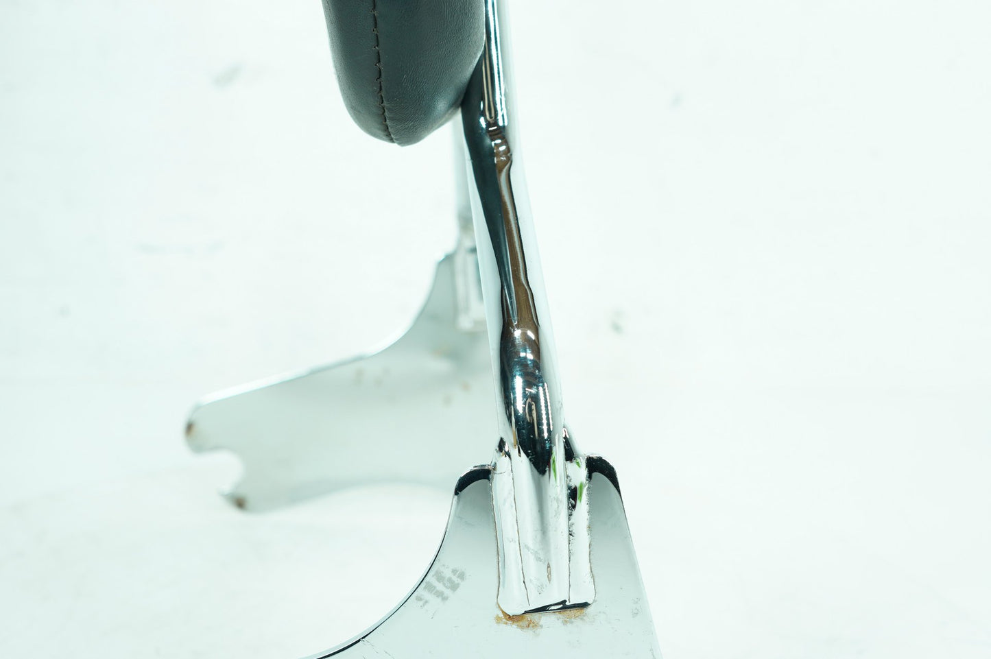 2008 Harley Touring FLHT Electra Glide OEM Rear Sissy Bar w/ Backrest Cushion Pad