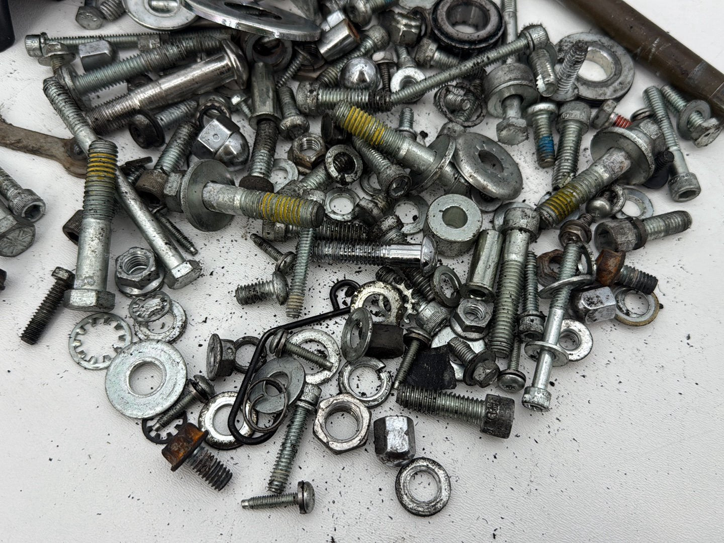 1999 - 2006 Harley-Davidson Dyna Low Rider Hardware Bolts Nuts & Brackets 37178-99