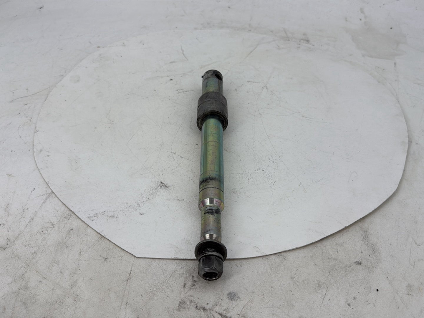 2006 Harley Dyna Super Glide Custom FXDCI OEM Front Wheel Axle Bolt Shaft