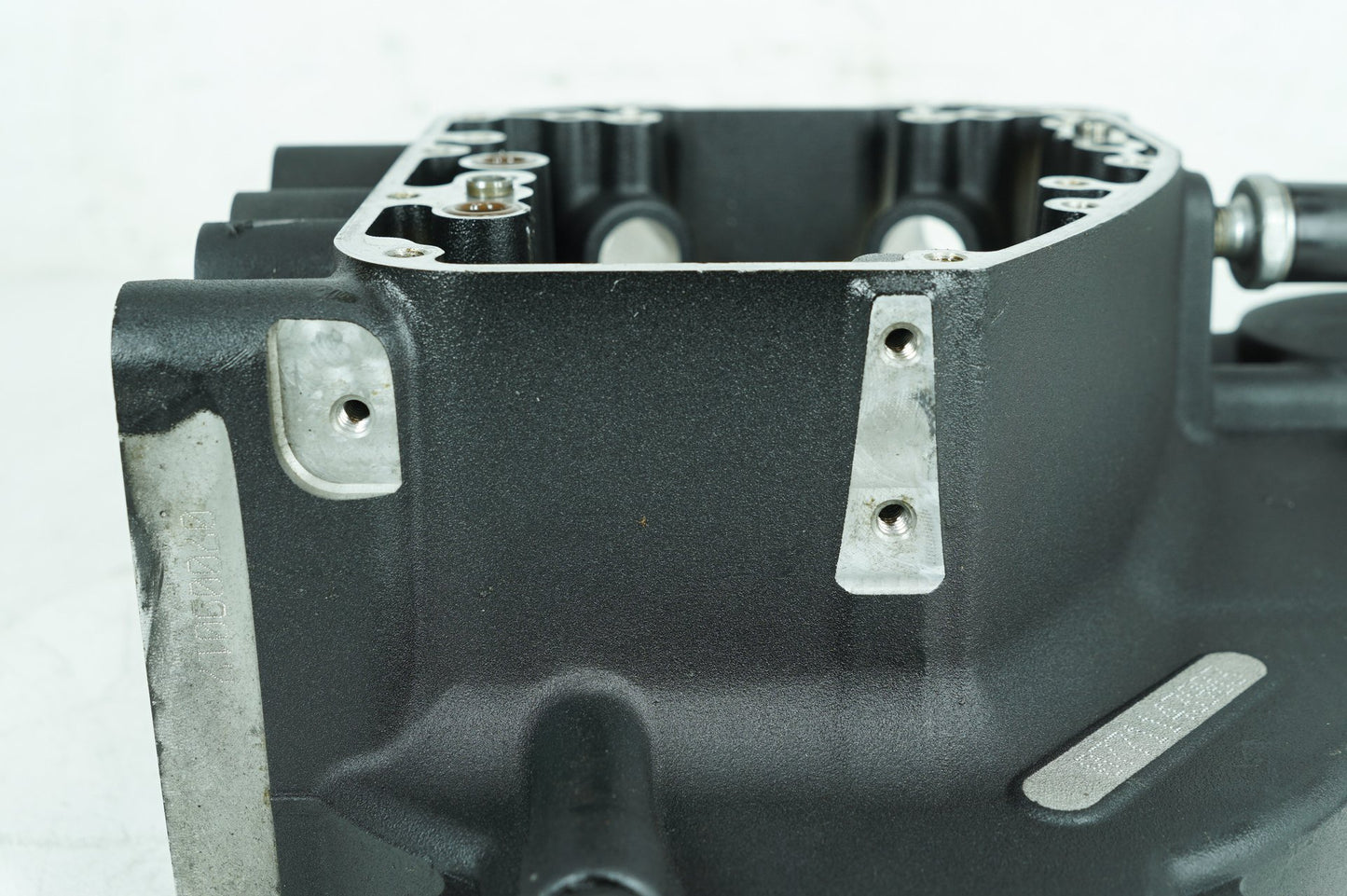 2008 - 2016 Harley-Davidson Touring Road Glide Crankcase Shaft Engine Motor Cover 24653-06A