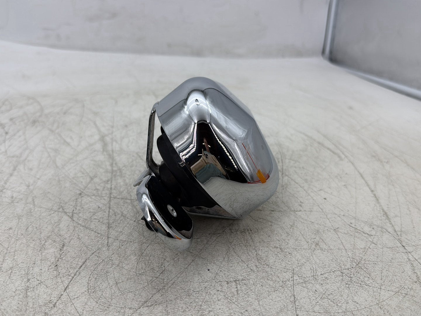 2007 Harley Dyna Street Bob FXDBI OEM Horn Signal Klaxon Chrome Cover