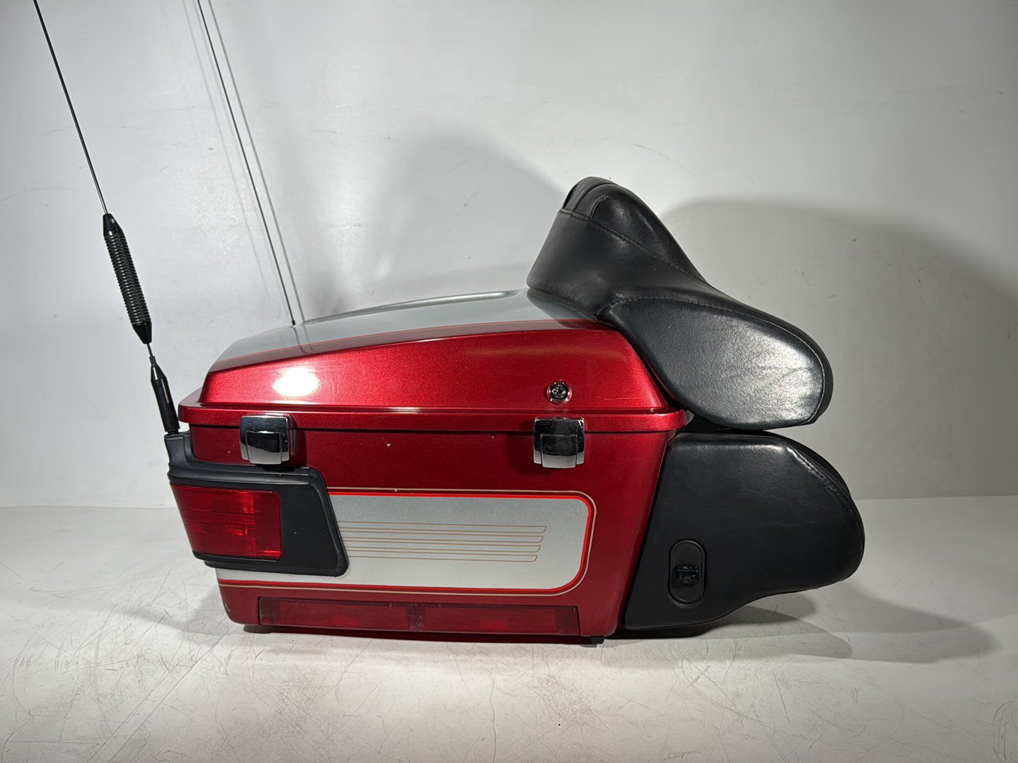 1999 - 2006 Harley-Davidson Touring Electra Glide Ultra Pass Backrest Tour Pak Luggage NOKey 79042-93 , 53134-00BDK , 76303-98B