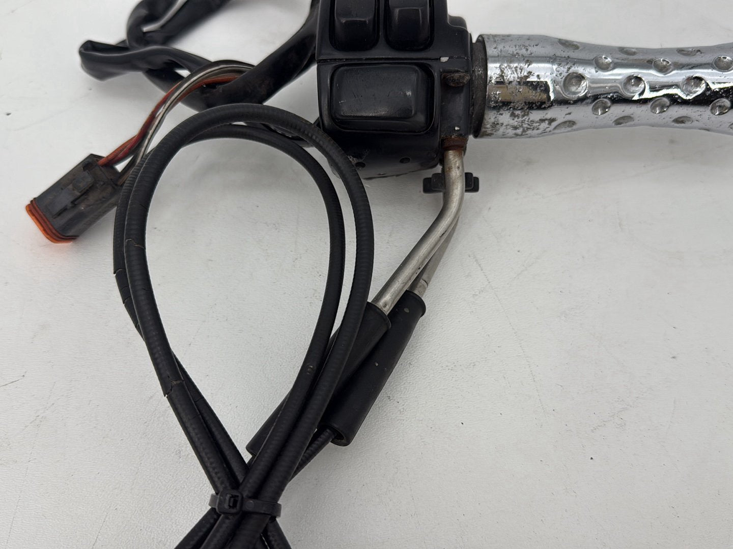 2004 - 2013 Harley-Davidson Sportster 883 Custom Right Engine Start Kill Switches Controls  	71589-96B