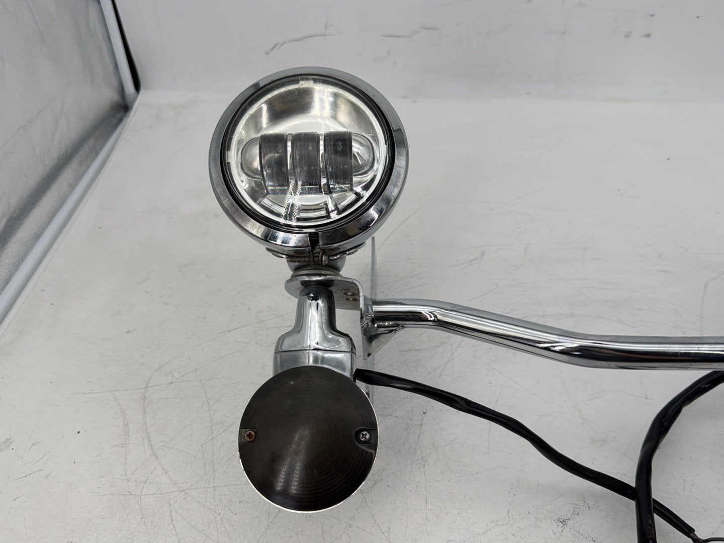 1999 - 2006 Harley-Davidson Touring Electra Glide Classic Front Turn Signal Indicators Aux Light Bar 68712-94A