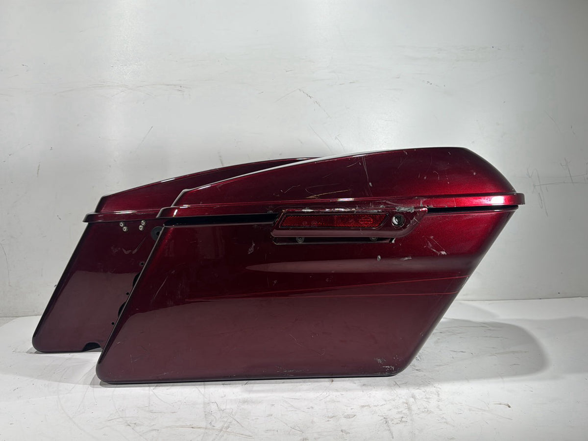 2014 Harley Street Glide OEM Left 1 Saddlebag Luggage NO Key SCRATCHED