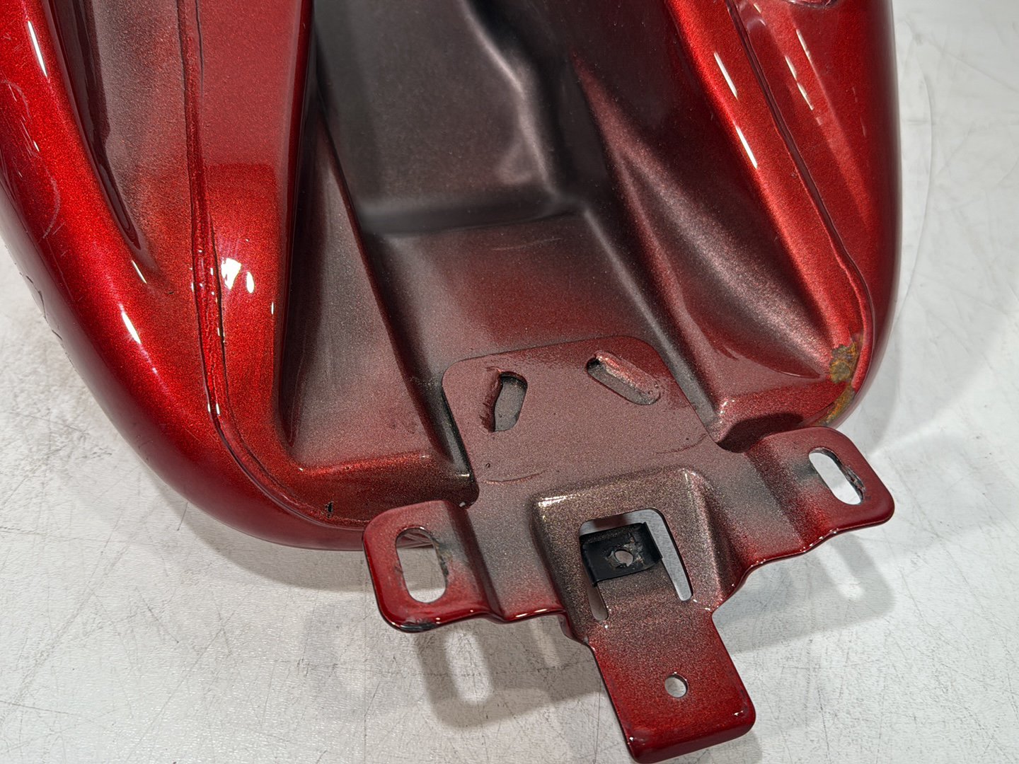 2007 - 2012 Harley-Davidson Touring Electra Glide Ultra Fuel Gas Tank Gasoline Reservoir 	61356-08