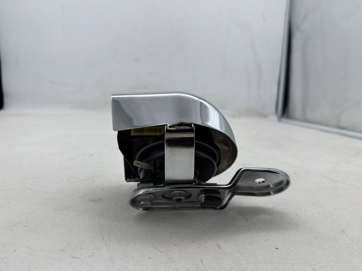 2016 Harley Dyna Fat Bob FXDF 103 OEM Horn Signal Klaxon Chrome Cover