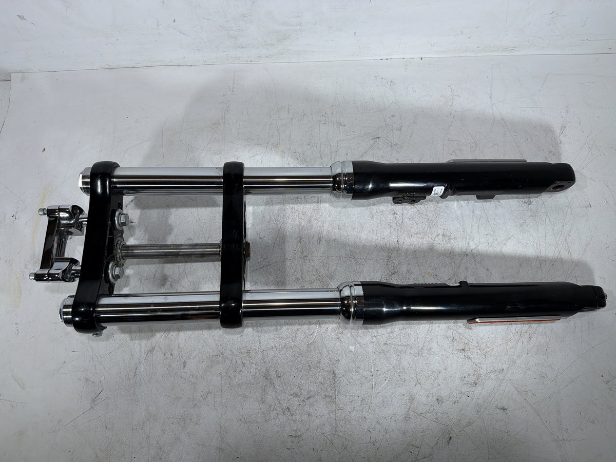 2017 Harley Dyna Street Bob OEM Front Triple Tree Set & LH RH Fork Legs Sliders