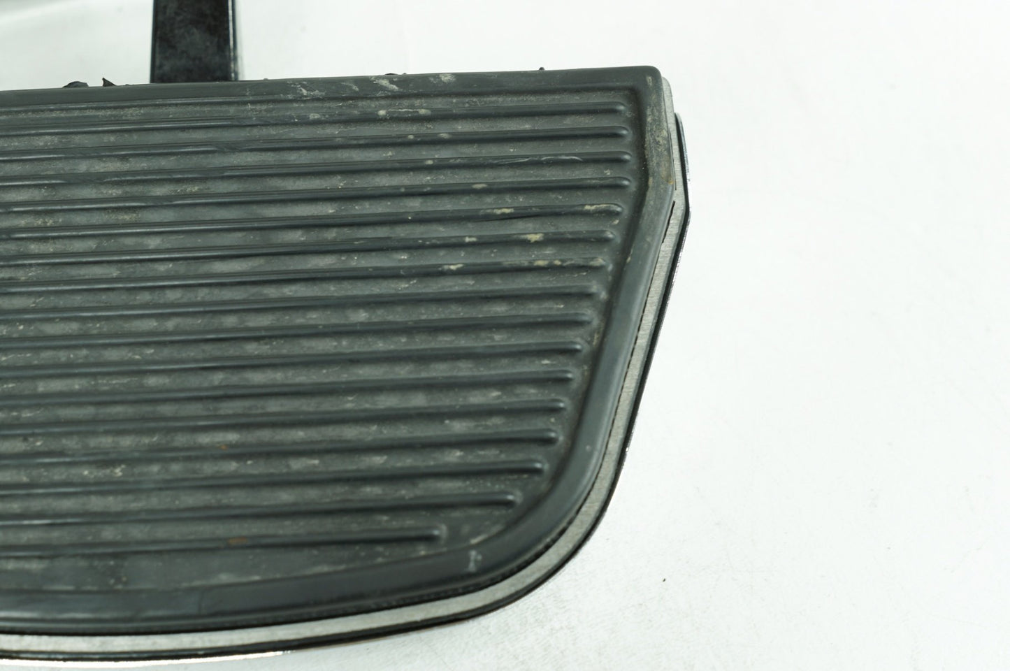 2007 - 2012 Harley-Davidson Touring Electra Glide Left Right Driver & Pass Floorboard Foot Rest 50683-04