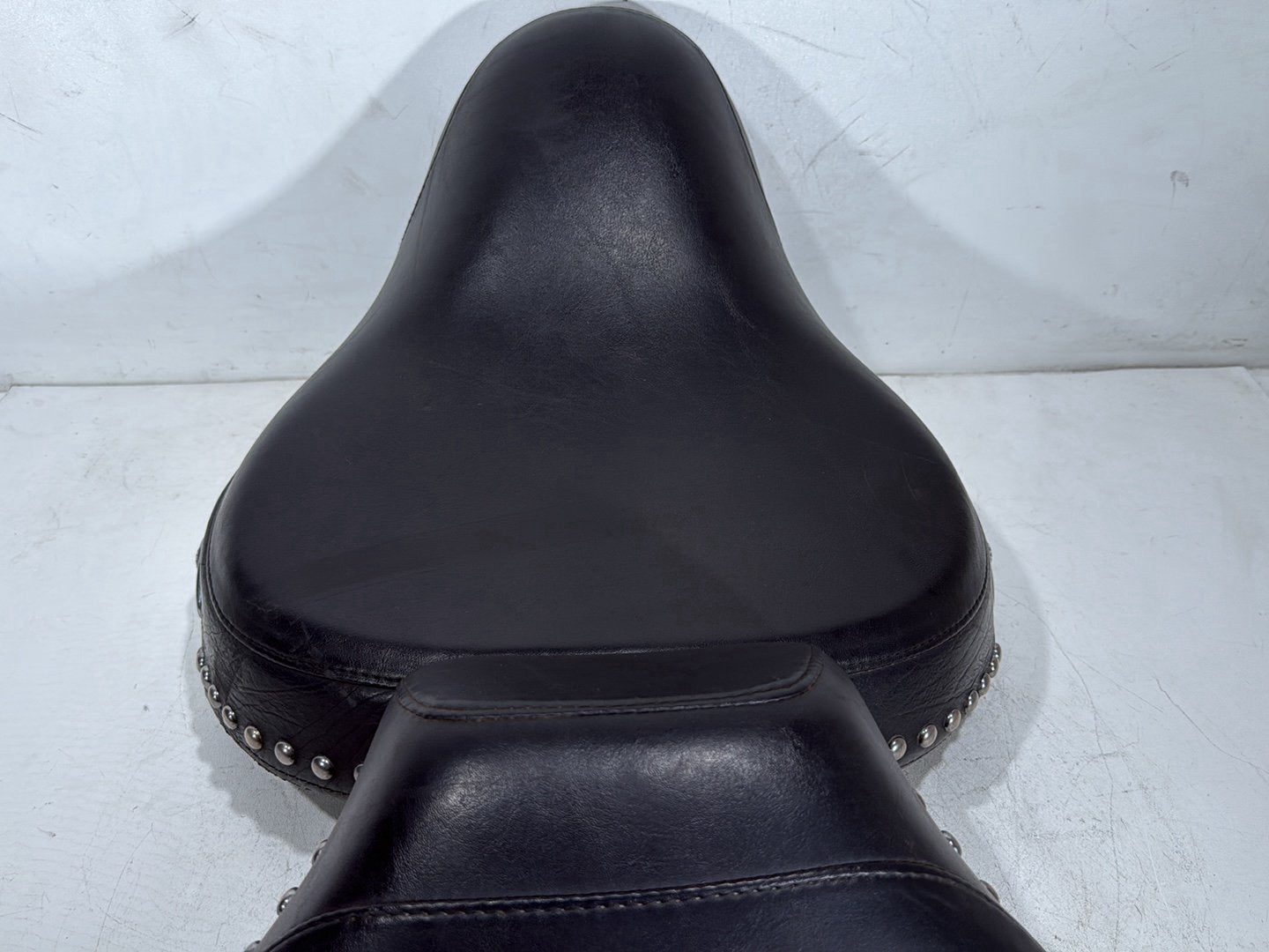 2004 Harley Heritage Softail Classic FLSTCI OEM Passenger Rider Driver Seat Saddle