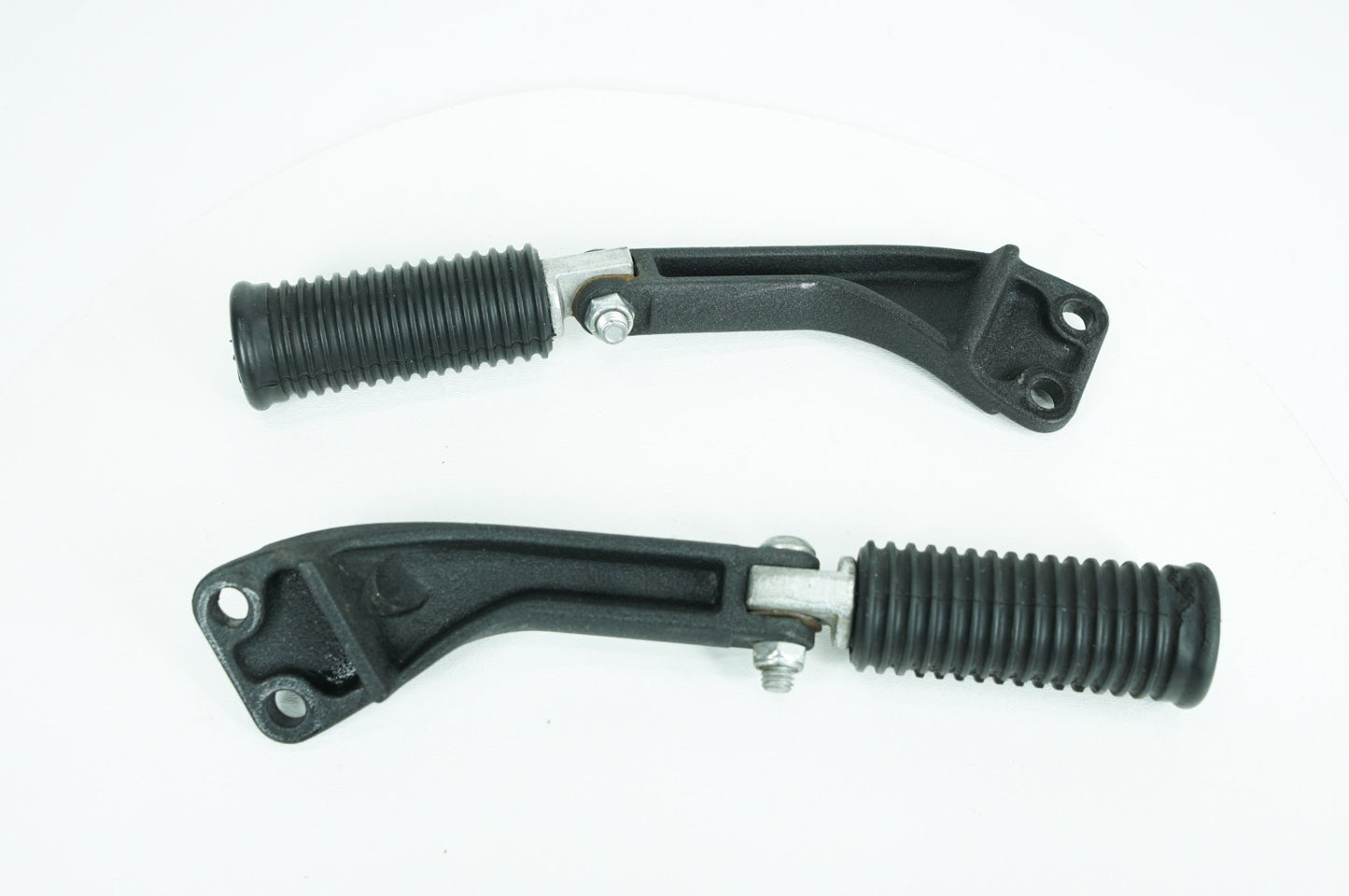2007 - 2017 Harley-Davidson Dyna Super Glide Custom Passenger Left & Right Foot Pegs 49224-06A