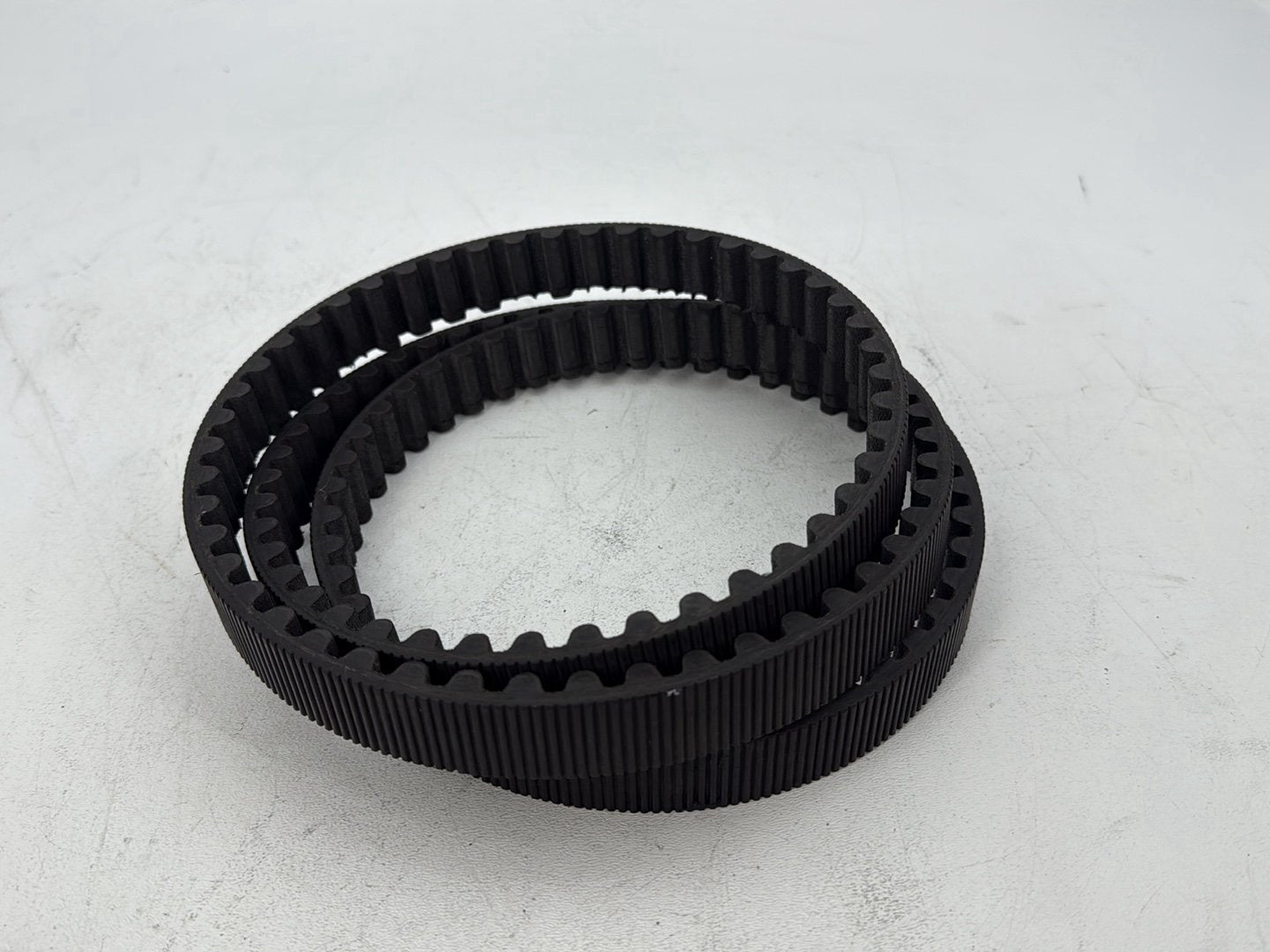 2007 Harley Street Glide Touring FLHX OEM Rear Drive Belt 137T 1"