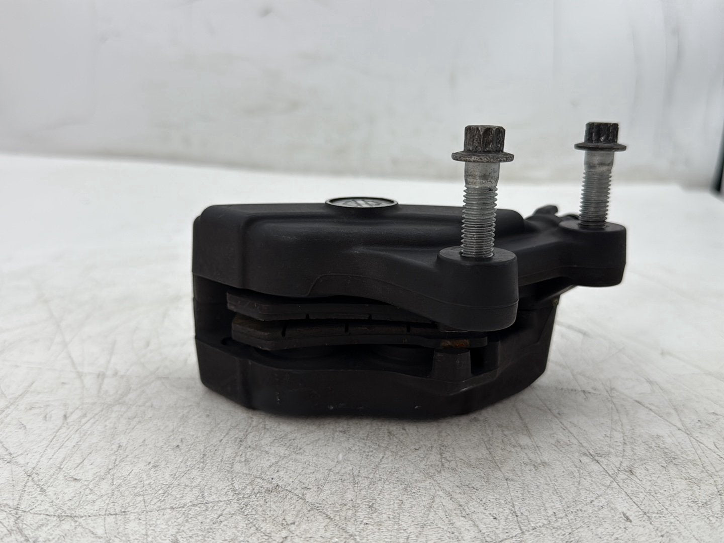 2013 Harley Electra Glide Touring Ultra FLHTCUI OEM Front Right 1 Brake Caliper