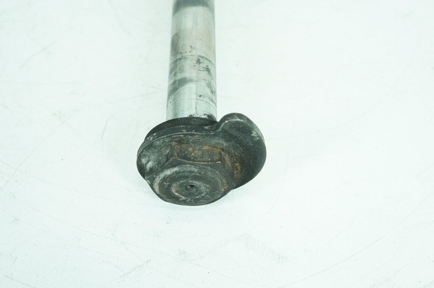 2007 - 2012 Harley-Davidson Touring Electra Glide Ultra Rear Wheel Axle Bolt Shaft 41056-09