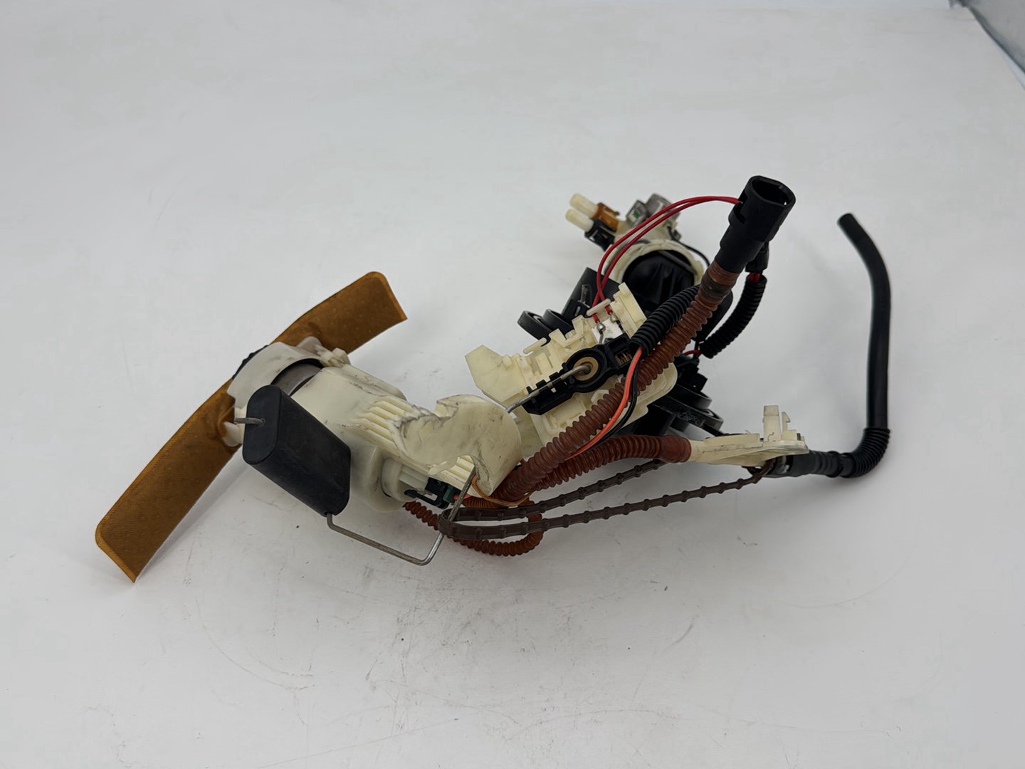2007 - 2012 Harley-Davidson Touring Road Glide Gas Gasoline Fuel Petrol Pump Sending 	62908-08