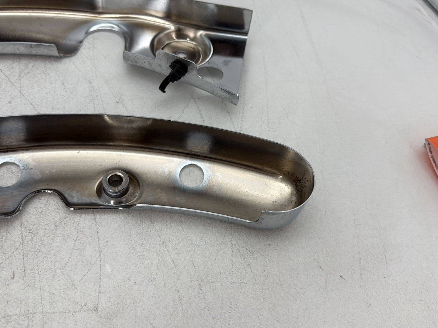 2010 Harley Street Glide Touring FLHX OEM Rear Left Right Fender Struts Bracket