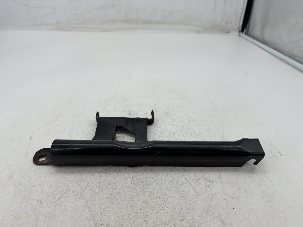 02 Harley Heritage Softail Classic FLSTC OEM Seat Bracket Mount Support Mounting