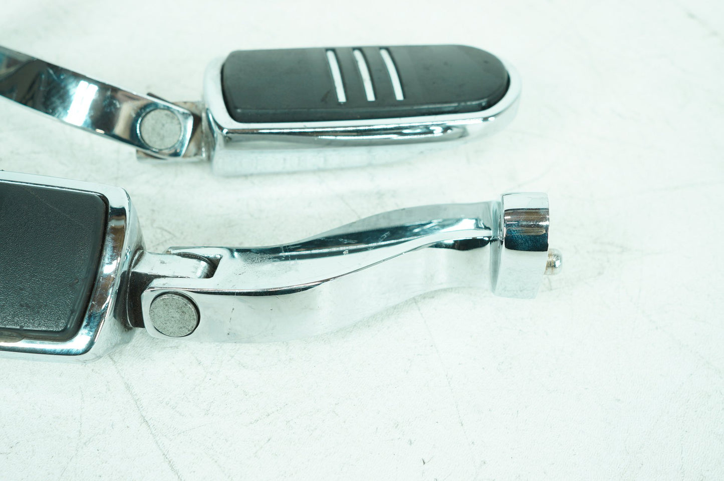 2007 - 2016 Harley-Davidson Touring Police Electra Passenger Left & Right Foot Pegs
