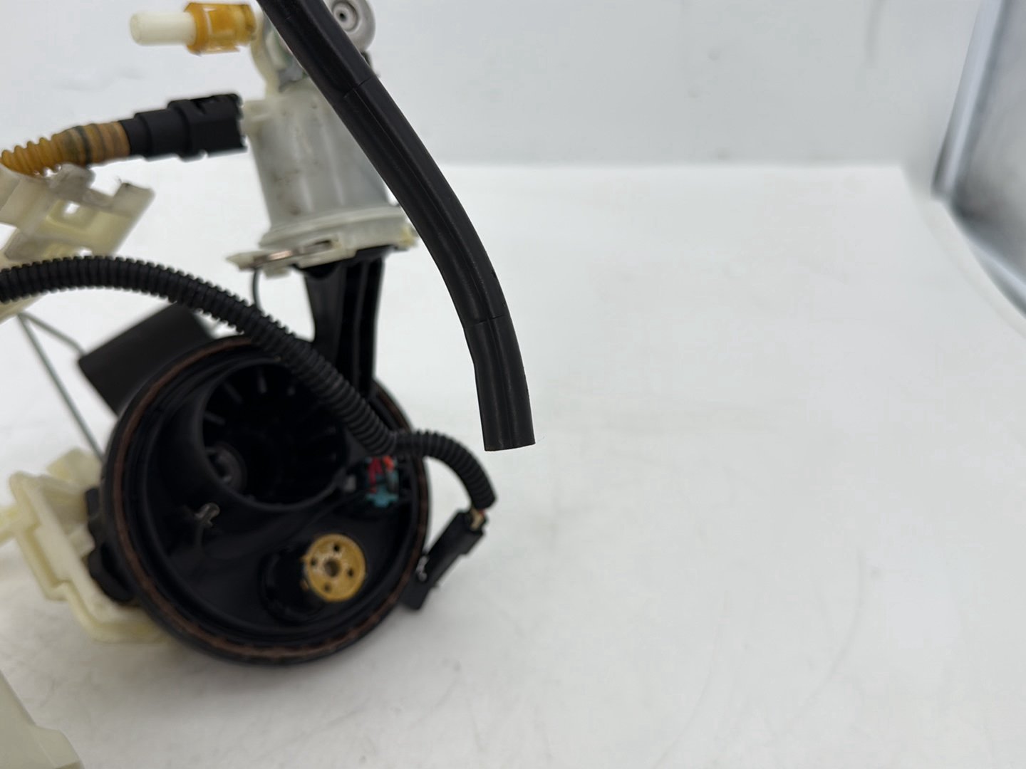 2008 Harley Touring FLHTCU Electra Glide Ultra OEM Gas Gasoline Fuel Petrol Pump Sending