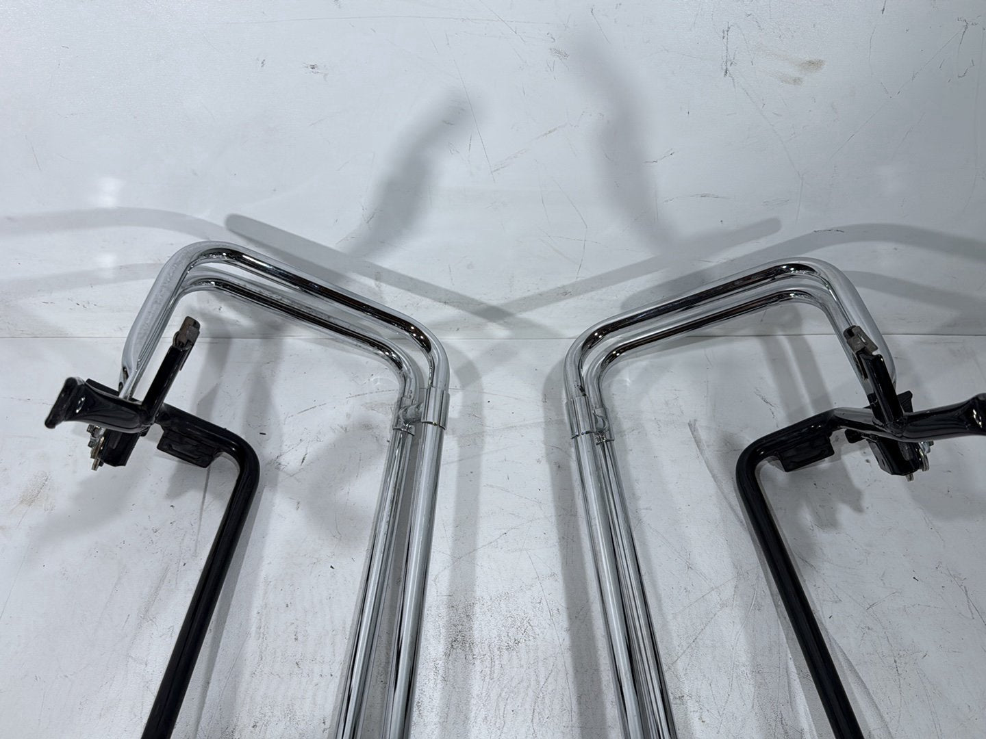 2013 Harley Electra Glide Touring Ultra FLHTCUI OEM Rear Left Right Saddlebag Guard Rails Bar