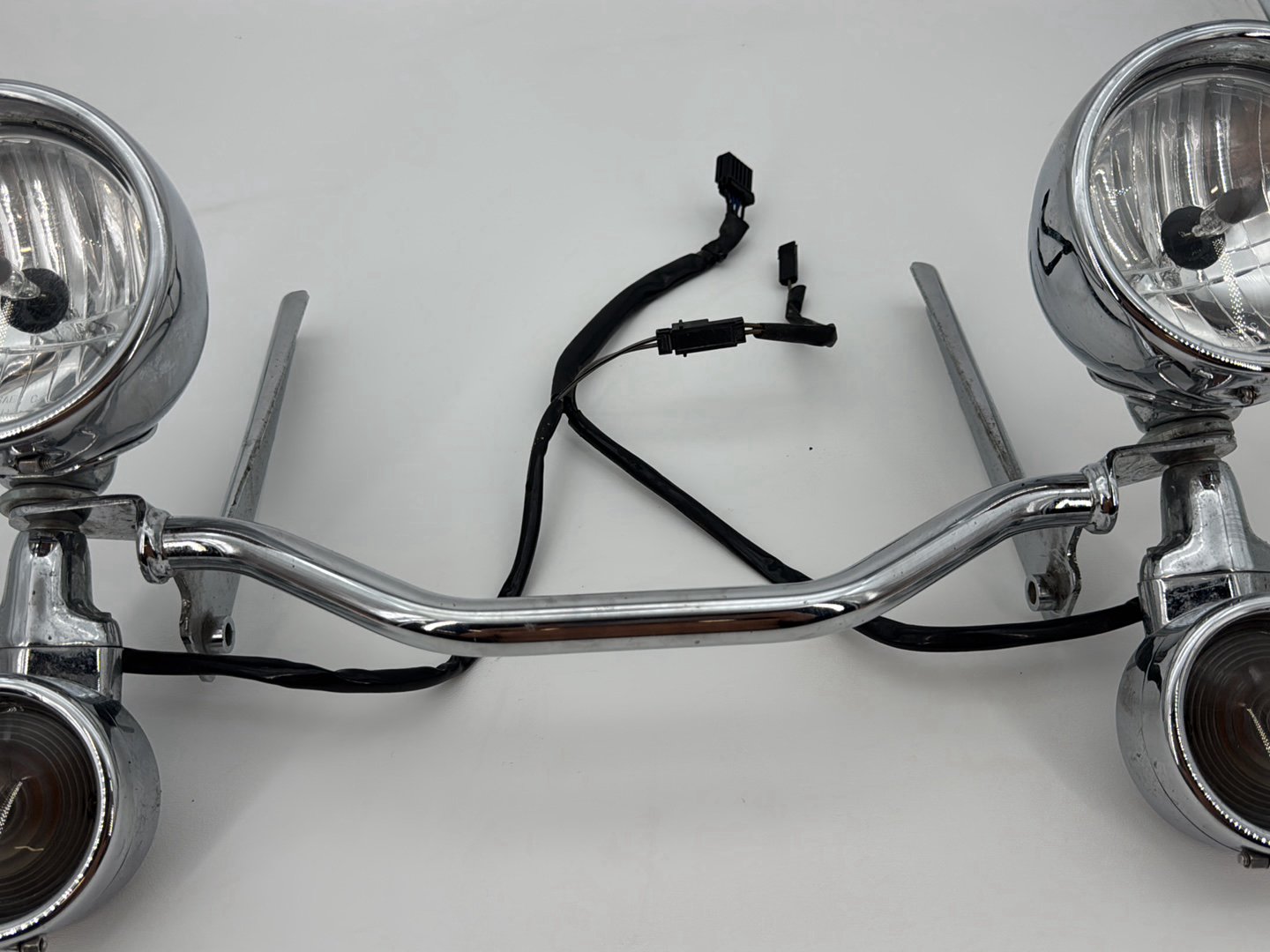 2007 Harley Softail Heritage Classic FLSTC OEM Front Turn Signal Indicators Aux Light Bar