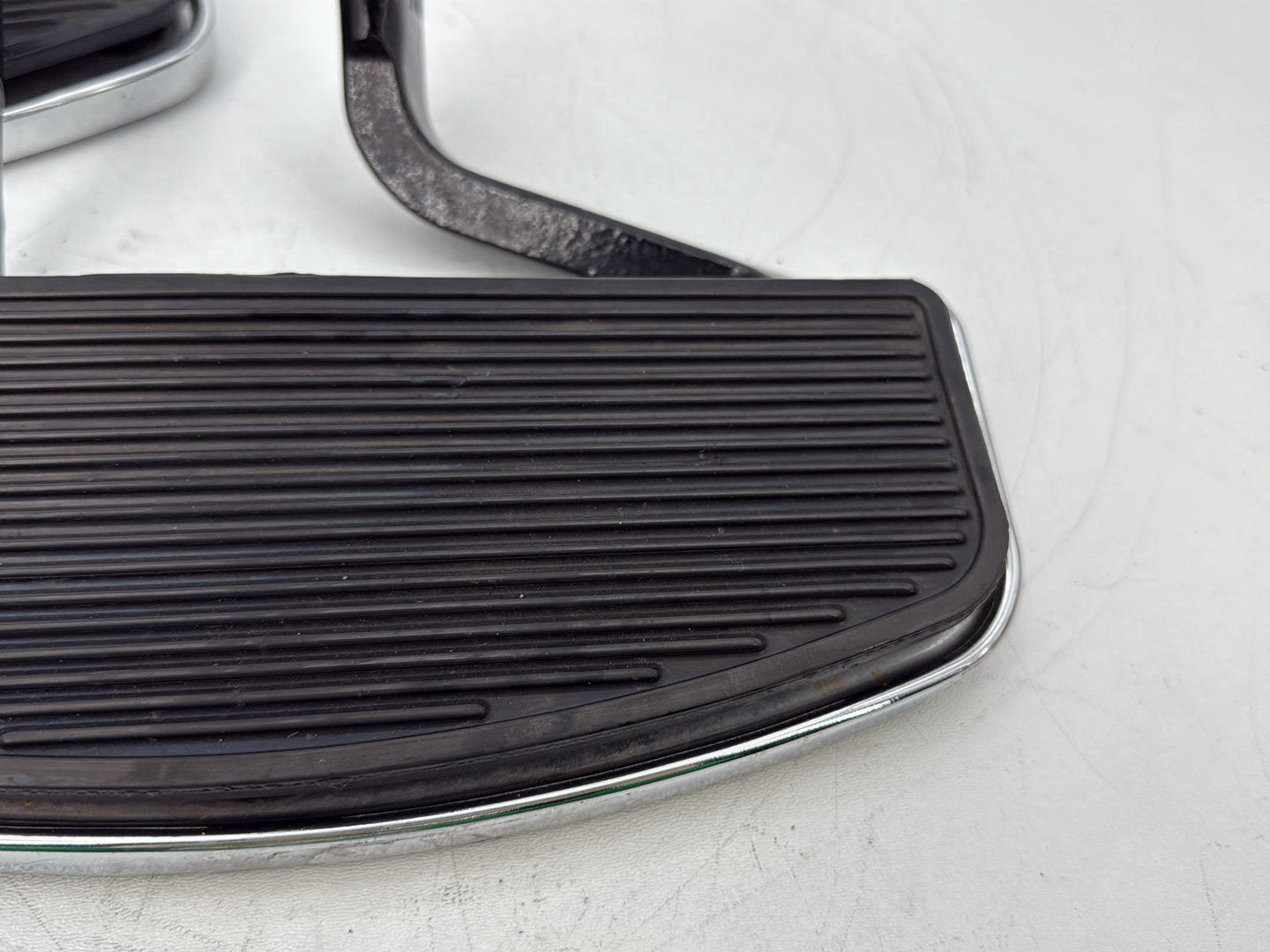2007 - 2012 Harley-Davidson Touring Electra Glide Ultra Left Right Driver Floorboard Foot Rest 50621-06
