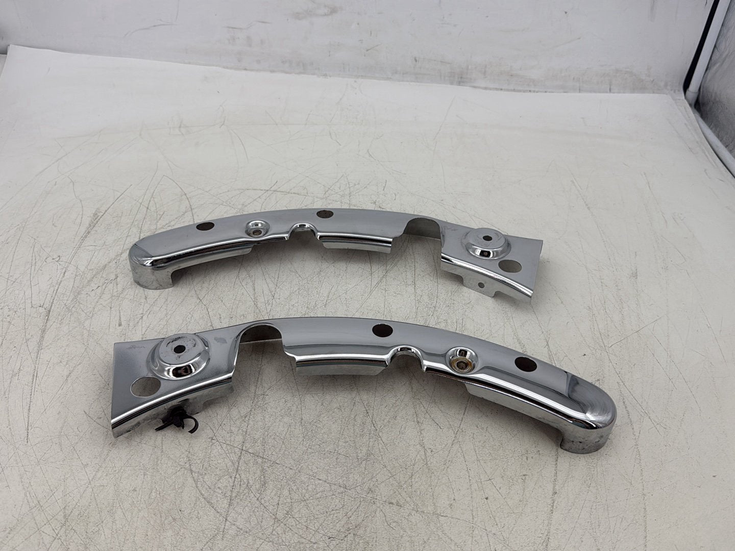 2011 Harley Street Glide Touring FLHX OEM Left Right Saddlebag Fender Struts Brackets