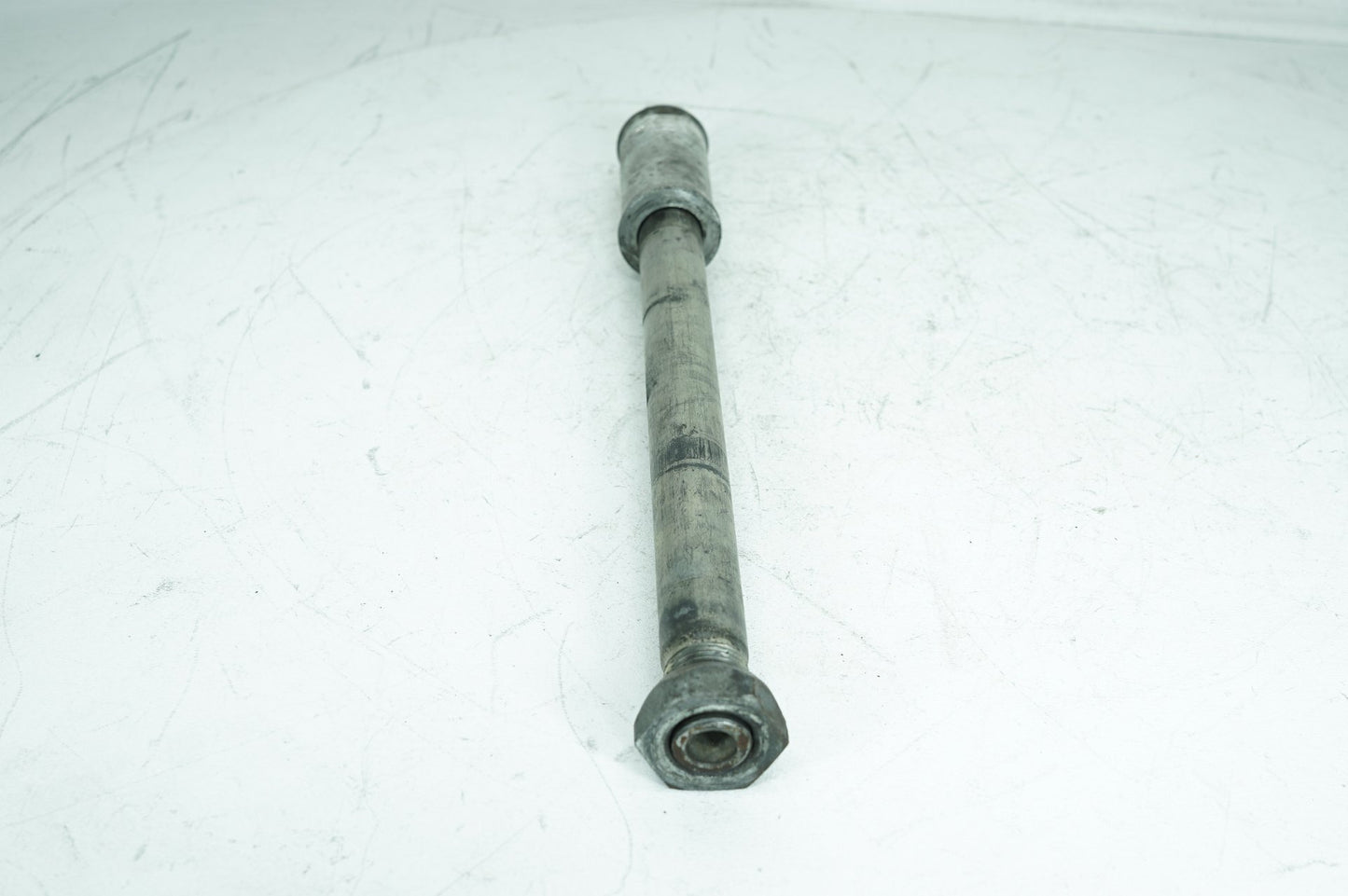 2007 - 2017 Harley-Davidson Dyna 105th Wide Glide Rear Wheel Axle Bolt Shaft 41114-08
