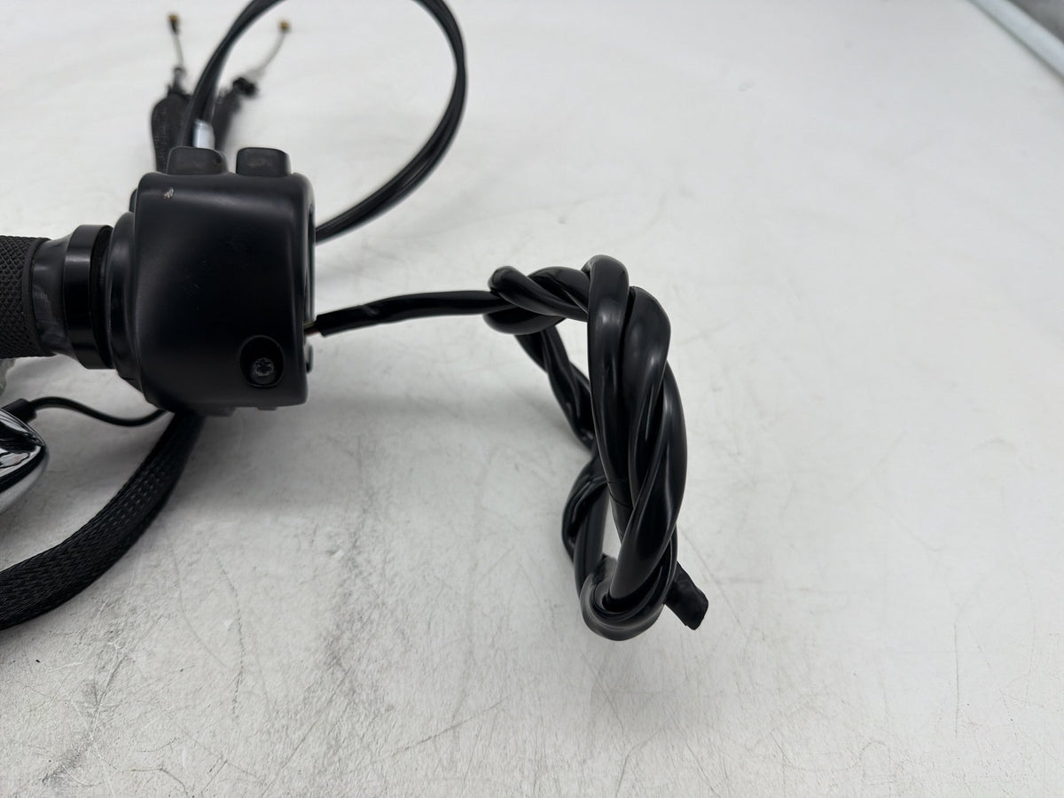 2017 Harley Dyna Street Bob FXDB OEM Right Engine Start Kill Switches Controls