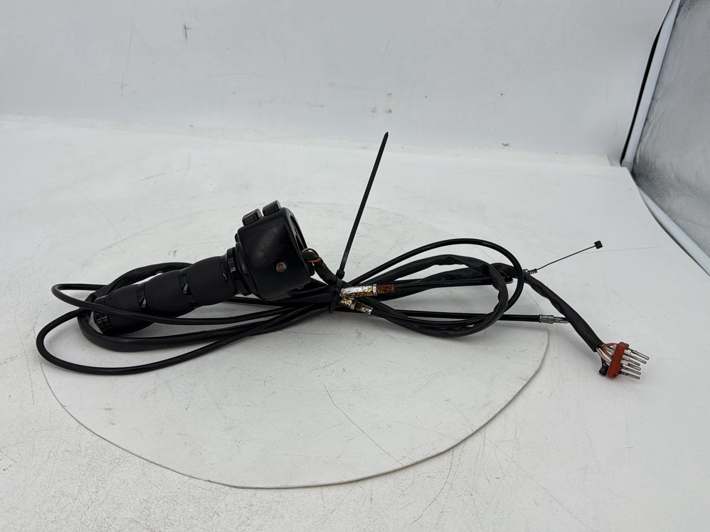 1999 - 2006 Harley-Davidson Touring Road King Police Right Engine Start Kill Switches Controls 71684-06A