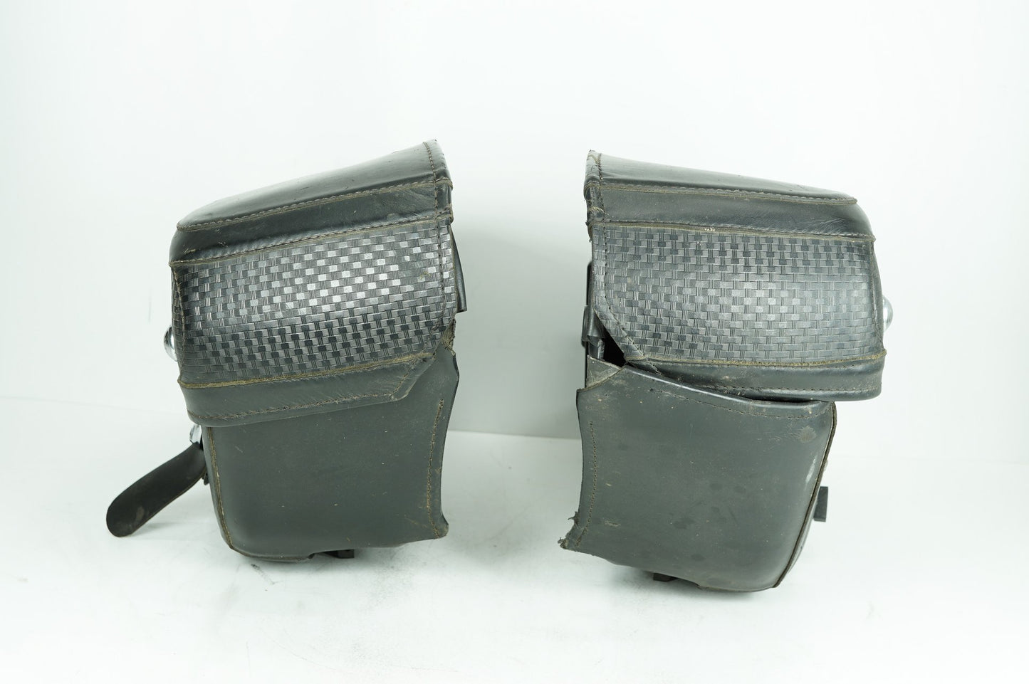 1999 - 2006 Harley-Davidson Softail Fat Boy Rear Left Right Saddlebags Luggage Leather 91139-98A